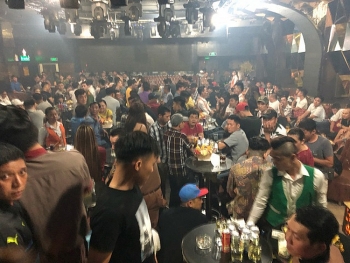 Từ 18h hôm nay, TPHCM đóng cửa karaoke, quán bar và vũ trường