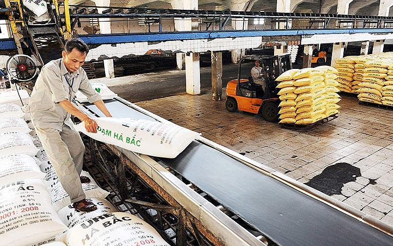 Sản xuất phân ure tại Nhà máy phân đạm Hà Bắc Sản xuất phân ure tại Nhà máy phân đạm Hà Bắc