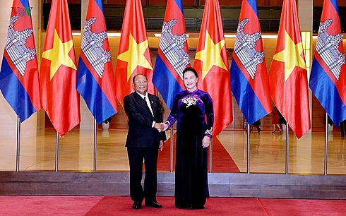 chu tich quoc hoi don hoi dam voi chu tich quoc hoi vuong quoc campuchia