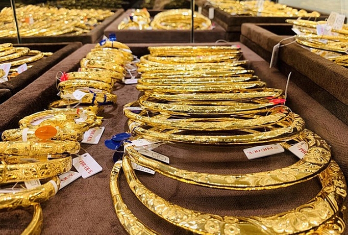 Cuối tuần, giá vàng chững lại, USD tăng nhẹ cuoi tuan gia vang chung lai usd tang nhe