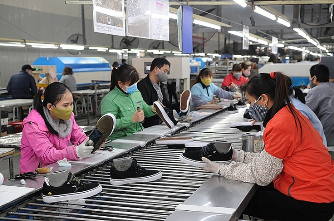 Phòng vệ thương mại trong EVFTA: Nắm vững cam kết để bảo vệ lợi ích chính đáng phong ve thuong mai trong evfta nam vung cam ket de bao ve loi ich chinh dang