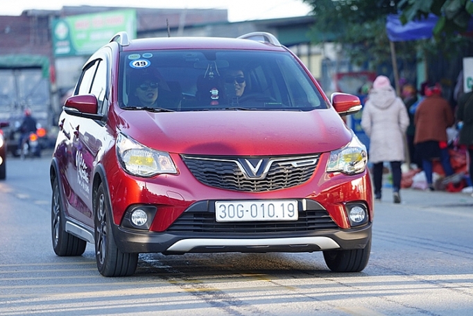 Mỗi tháng 4 triệu, chưa bao giờ người Việt sở hữu ô tô dễ dàng đến thế moi thang 4 trieu chua bao gio nguoi viet so huu o to de dang den the