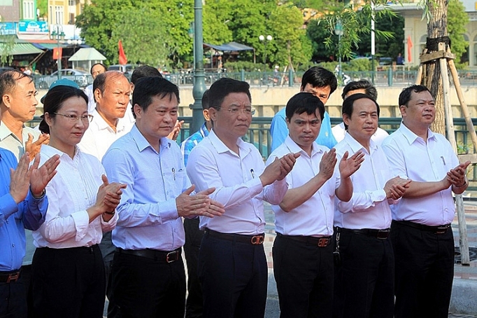 them 65 doi thien nga duoc tha xuong dong song tam bac