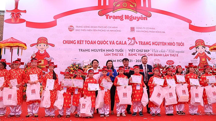 Vinh danh Trạng nguyên nhỏ tuổi lần thứ 20 và Trạng nguyên Bảng vàng ghi danh