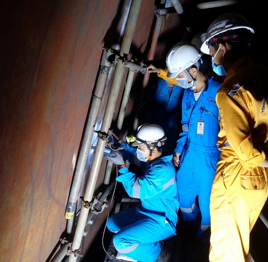 Lực lượng An toàn Vệ sinh viên luôn có mặt trong mọi hoạt động sản xuất kinh doanh của PV GAS Lực lượng An toàn Vệ sinh viên luôn có mặt trong mọi hoạt động sản xuất kinh doanh của PV GAS