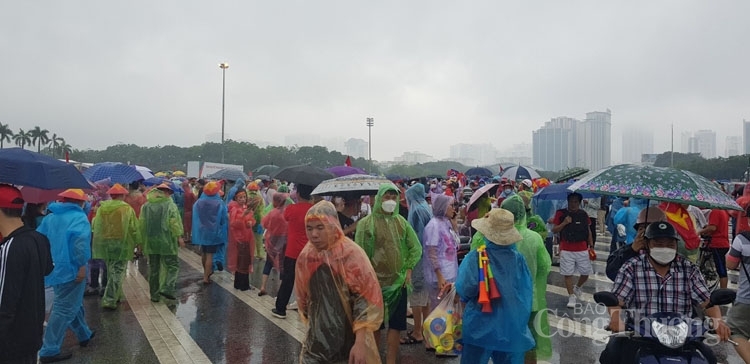 Không khí sôi động trước trận chung kết bóng đá nam Seagames