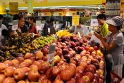Nhập khẩu rau, quả: Kiềm chế đà tăng