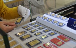 Giá vàng miếng tăng cả trăm nghìn mỗi lượng