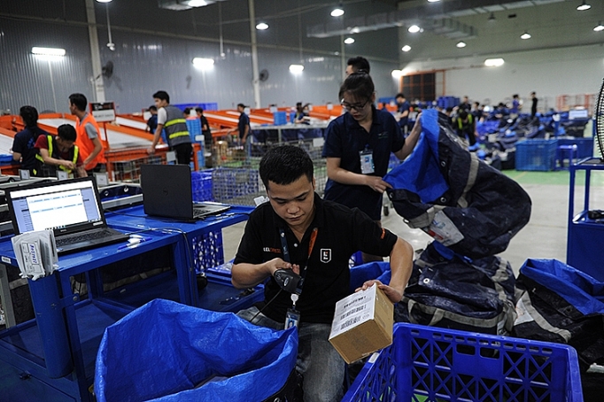 nganh logistics viet nam chay dua cung thuong mai dien tu