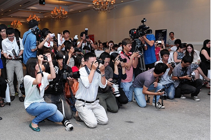 de xuat thi hoac xet thang hang bien tap vien phong vien quay phim