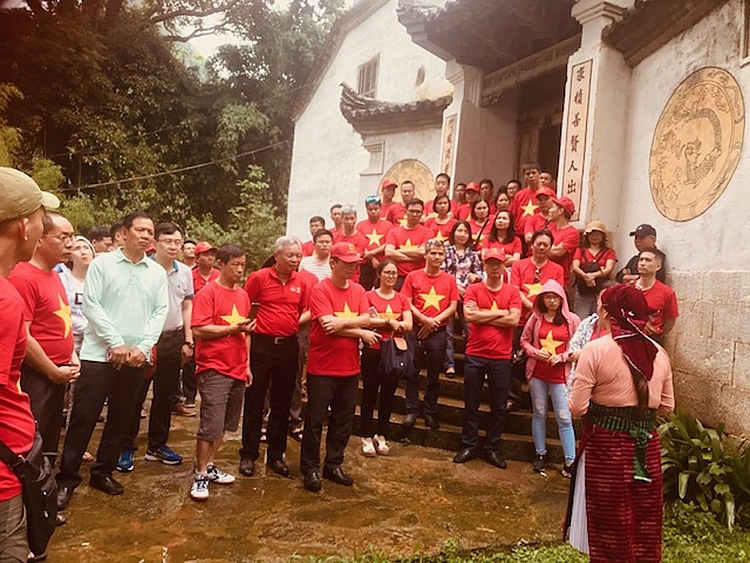 Đoàn đến thăm dinh thự họ Vương tại Đồng Văn- Hà Giang 1233 img 1814