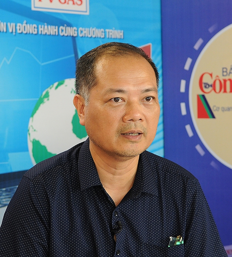 2049 ong nguyen anh sonjpg