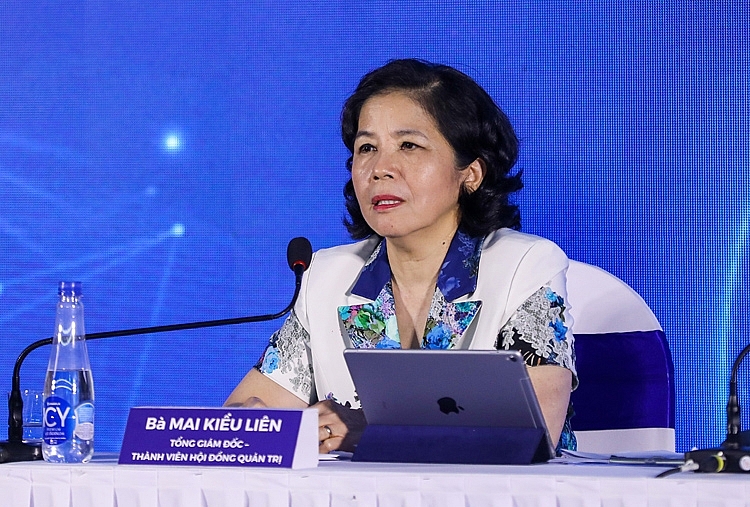 Bà Mai Kiều Liên - Tổng giám đốc Vinamilk trả lời các câu hỏi của cổ đồng 3021 hinh 2 1