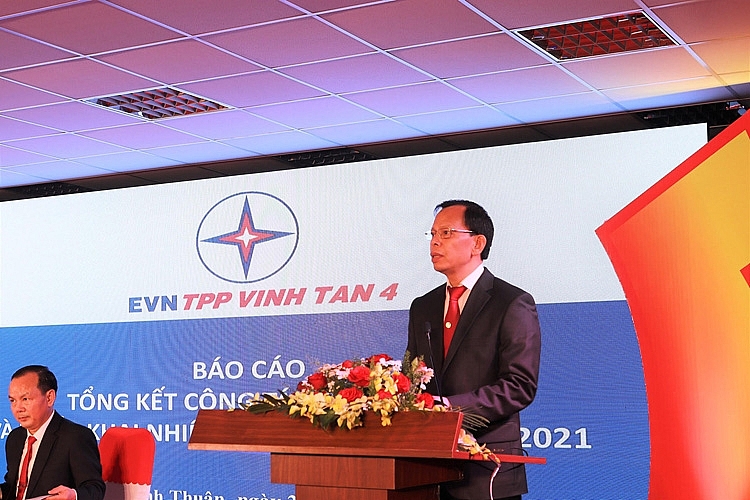 Ông Vũ Thanh Hải – Giám đốc Nhà máy Nhiệt điện Vĩnh Tân 4 phát biểu điều hành lễ tổng kết của nhà máy Ông Vũ Thanh Hải – Giám đốc Nhà máy Nhiệt điện Vĩnh Tân 4 phát biểu điều hành lễ tổng kết của nhà máy