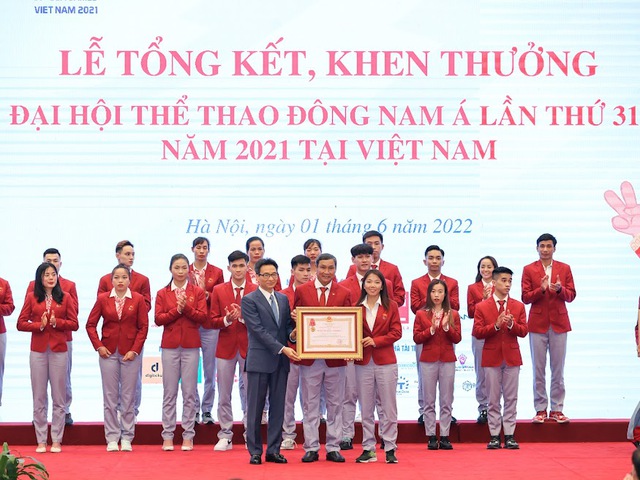Thủ tướng: Nỗ lực hết mình vì màu cờ Tổ quốc, chinh phục những đỉnh cao mới - Ảnh 5. Thủ tướng: Nỗ lực hết mình vì màu cờ Tổ quốc, chinh phục những đỉnh cao mới - Ảnh 5.