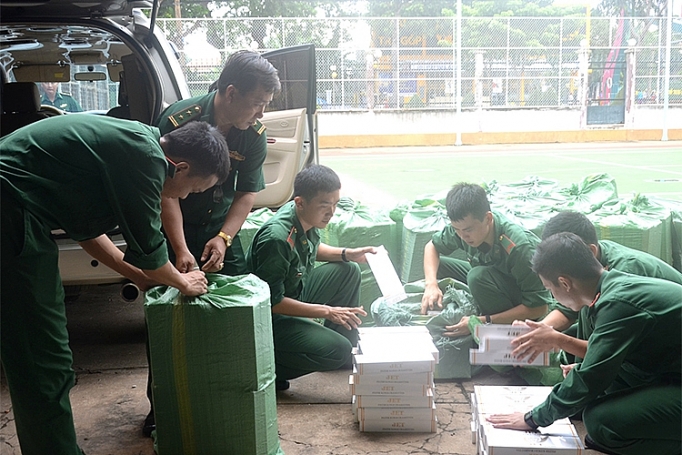 Thuốc lá lậu “nóng” vùng biên thuoc la lau nong vung bien