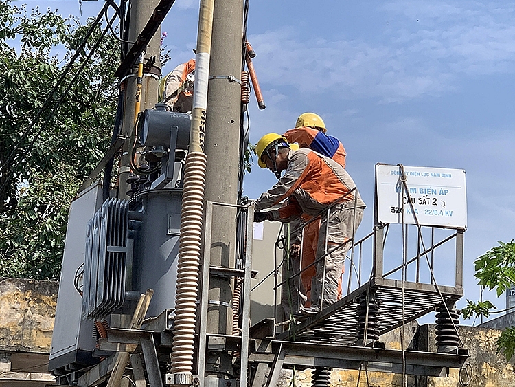 Sản lượng điện sử dụng tăng cao mùa nắng nóng 3325 trang 4 ok