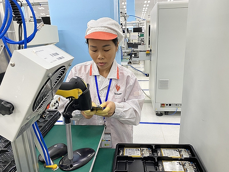 Chỉ số tồn kho ngành sản xuất sản phẩm điện tử, máy vi tính tăng khá cao 3302 anh bai chinh