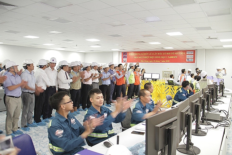 Lãnh đạo PVN, Tổng thầu LILAMA và đại biểu chứng kiến dấu mốc đốt lửa lần đầu Lò hơi Tổ máy số 1 NMNĐ Sông Hậu 1 2357 1