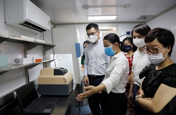 Chung tay chống dịch, VPBank đưa 4 container xét nghiệm Covid-19 vào “tâm dịch” phía Nam