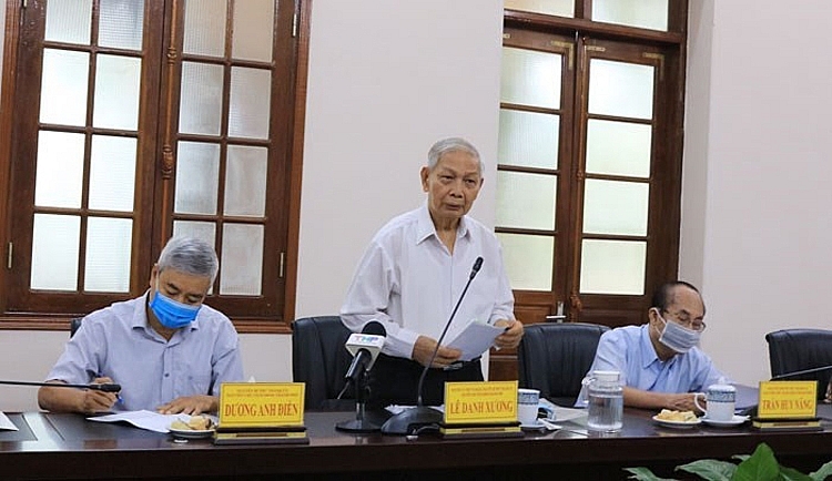 Cử tri phát biểu tại cuộc tiếp xúc