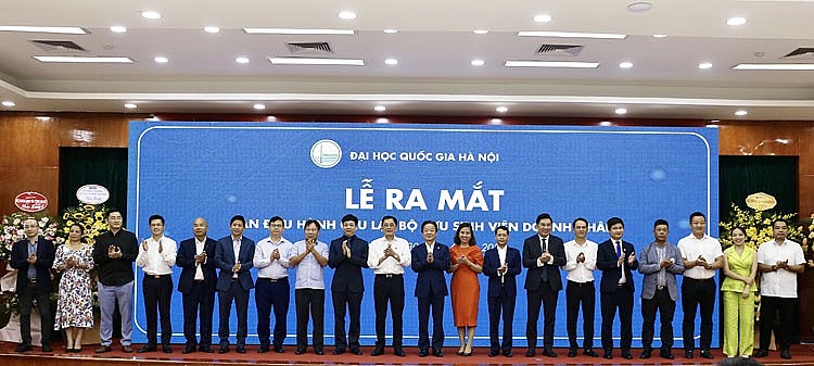 Ông Đỗ Quang Hiển làm Chủ tịch CLB Cựu sinh viên Doanh nhân Đại học Quốc gia Hà Nội Ông Đỗ Quang Hiển làm Chủ tịch CLB Cựu sinh viên Doanh nhân Đại học Quốc gia Hà Nội