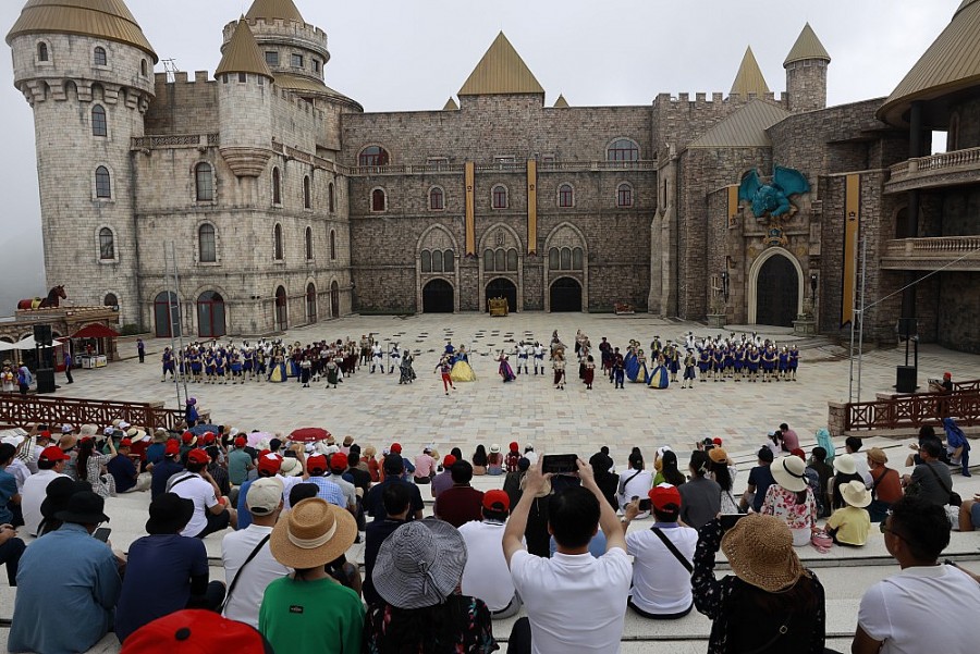 Show diễn Trận chiến ở Vương quốc Mặt Trăng, Sun World Ba Na Hills Show diễn Trận chiến ở Vương quốc Mặt Trăng, Sun World Ba Na Hills