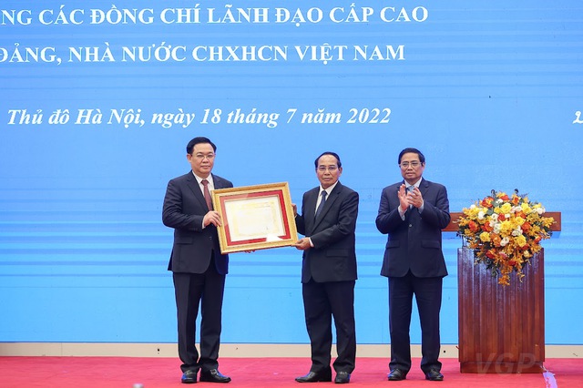 Lãnh đạo cấp cao Việt Nam nhận Huân chương cao quý của Nhà nước Lào - Ảnh 2. Lãnh đạo cấp cao Việt Nam nhận Huân chương cao quý của Nhà nước Lào - Ảnh 2.