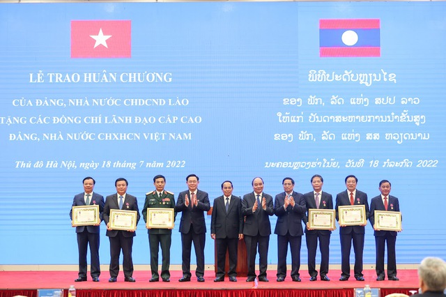Lãnh đạo cấp cao Việt Nam nhận Huân chương cao quý của Nhà nước Lào - Ảnh 3. Lãnh đạo cấp cao Việt Nam nhận Huân chương cao quý của Nhà nước Lào - Ảnh 3.