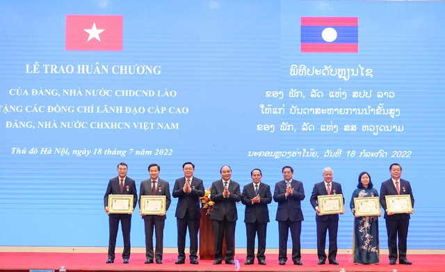Lãnh đạo cấp cao Việt Nam nhận Huân chương cao quý của Nhà nước Lào - Ảnh 4. Lãnh đạo cấp cao Việt Nam nhận Huân chương cao quý của Nhà nước Lào - Ảnh 4.