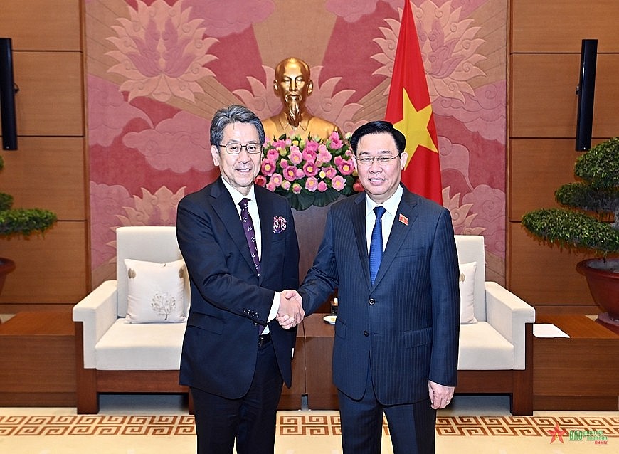 Chủ tịch Quốc hội Vương Đình Huệ và ông Maeda Tadashi Chủ tịch Quốc hội Vương Đình Huệ và ông Maeda Tadashi