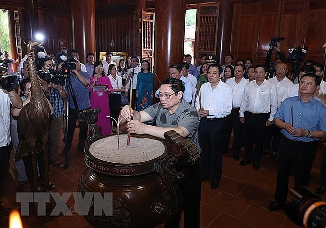 Thủ tướng Phạm Minh Chính dâng hương, hoa tại Nhà tưởng niệm Chủ tịch Hồ Chí Minh