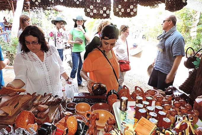 du khach da chi tieu nhieu hon mung nhung van tran tro