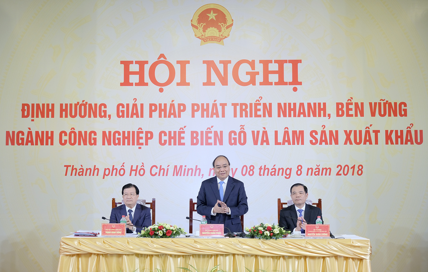 thu tuong chu tri hoi nghi tao luc day cho nganh lam nghiep