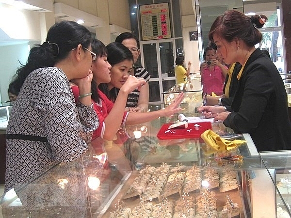 gia vang trong nuoc van tiep tuc o xu the di xuong theo da the gioi