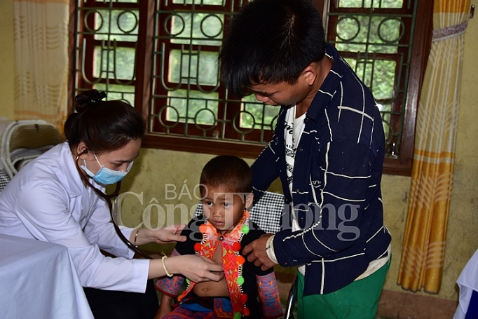 Đoàn thanh niên Bộ Công Thương chia sẻ khó khăn với bà con vùng lũ Lai Châu doan thanh nien bo cong thuong chia se kho khan voi ba con vung lu lai chau