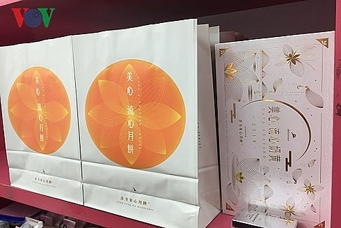 Bánh Trung thu xách tay giá “chát”, chất lượng mập mờ banh trung thu xach tay gia chat chat luong map mo