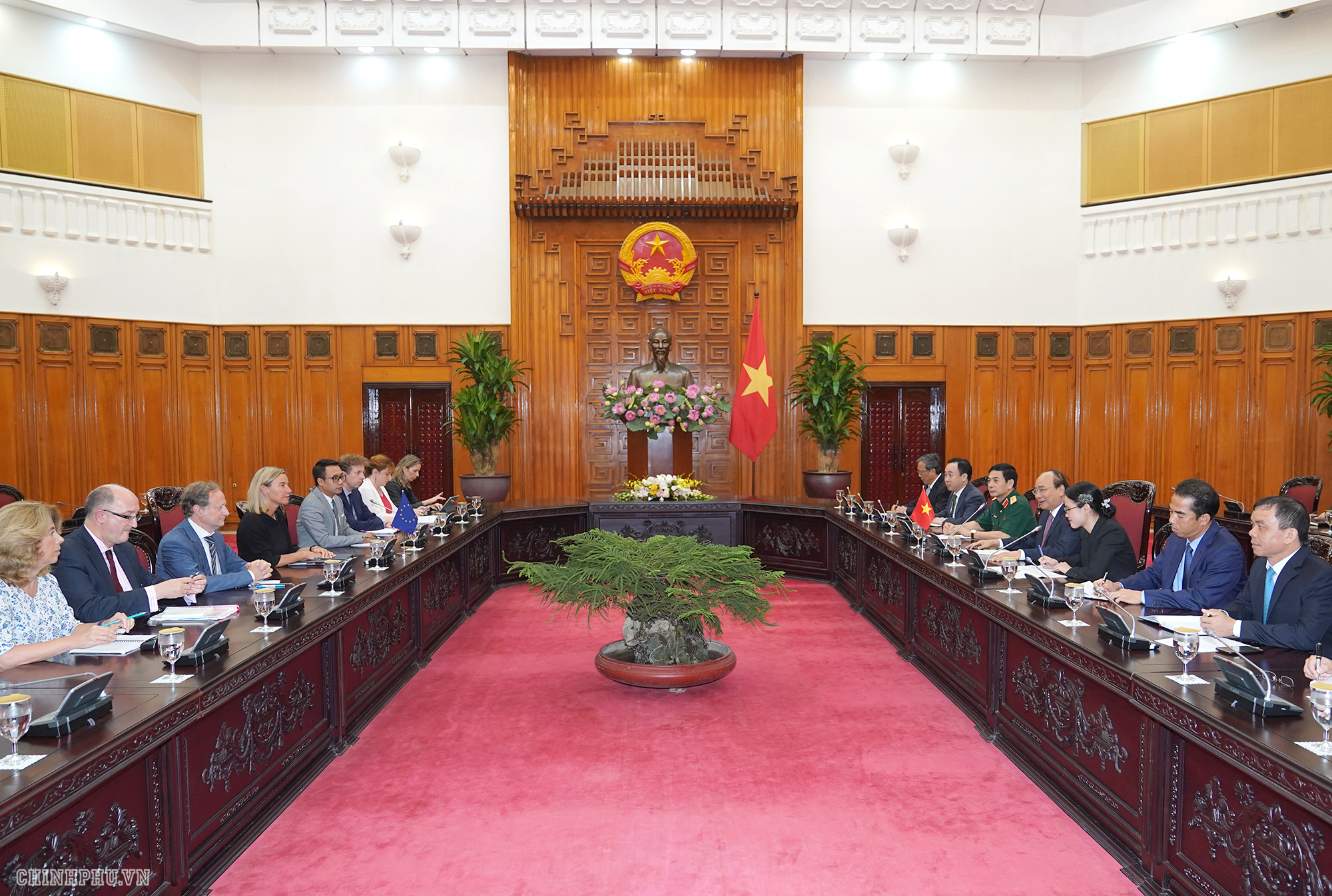 thu tuong de nghi eu tao dieu kien cho cac doanh nghiep viet nam mo rong thi truong