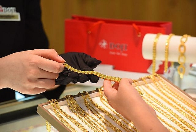 Giá vàng tiếp tục "leo đỉnh", hướng tới mốc cao mới gia vang tiep tuc leo dinh huong toi moc cao moi