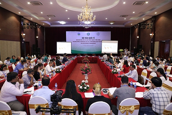 Nhiều chuyên gia quốc tế tới Việt Nam tìm hiểu giải pháp phòng trừ sâu keo mùa thu hiệu quả nhieu chuyen gia quoc te toi viet nam tim hieu giai phap phong tru sau keo mua thu hieu qua