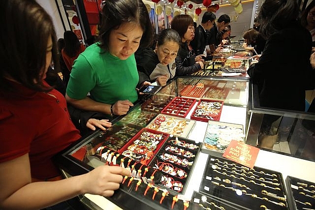 gia vang lien tiep lap dinh va nhung nghich ly tu thi truong