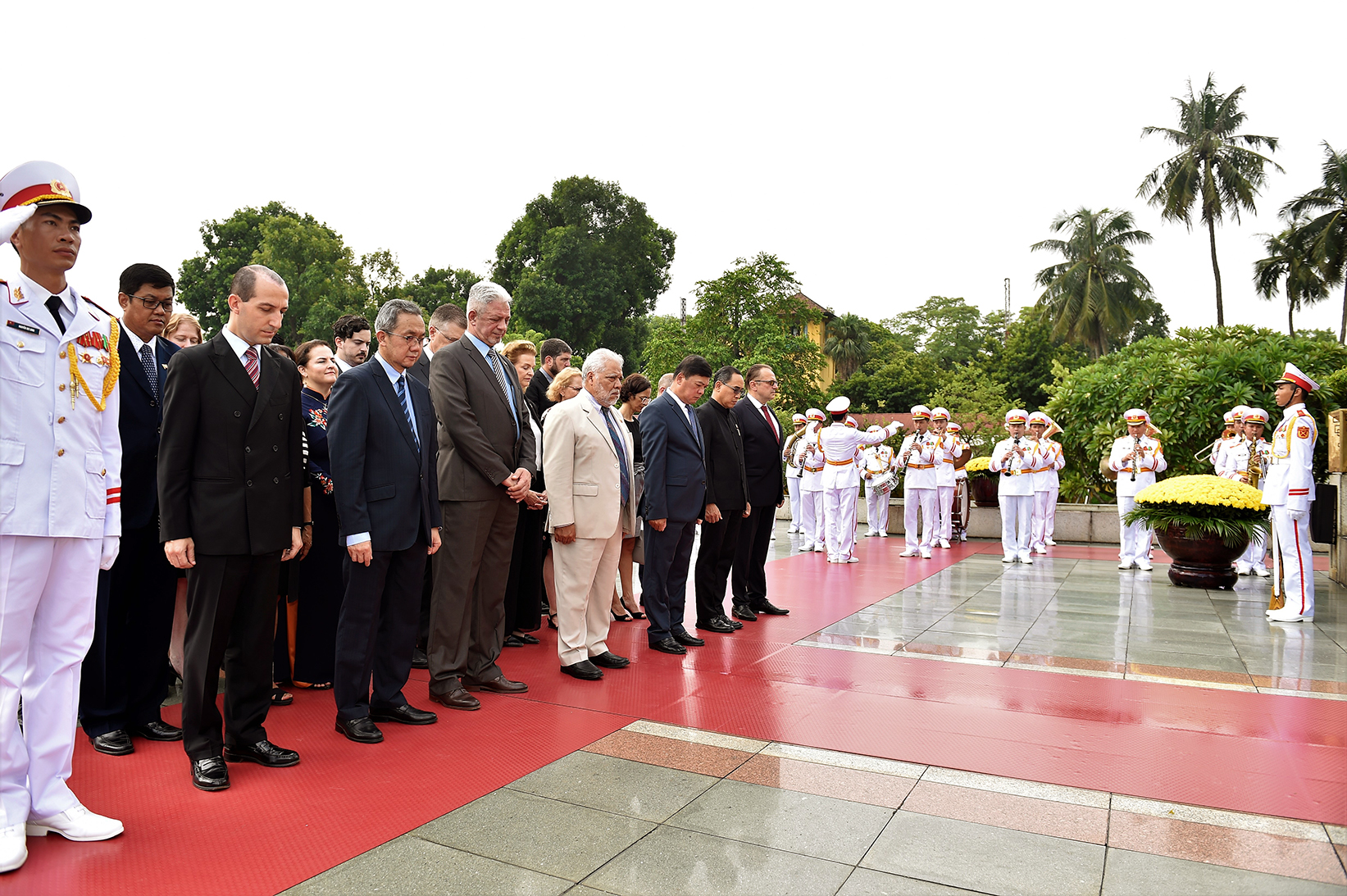 lanh dao dang nha nuoc tuong nho chu tich ho chi minh