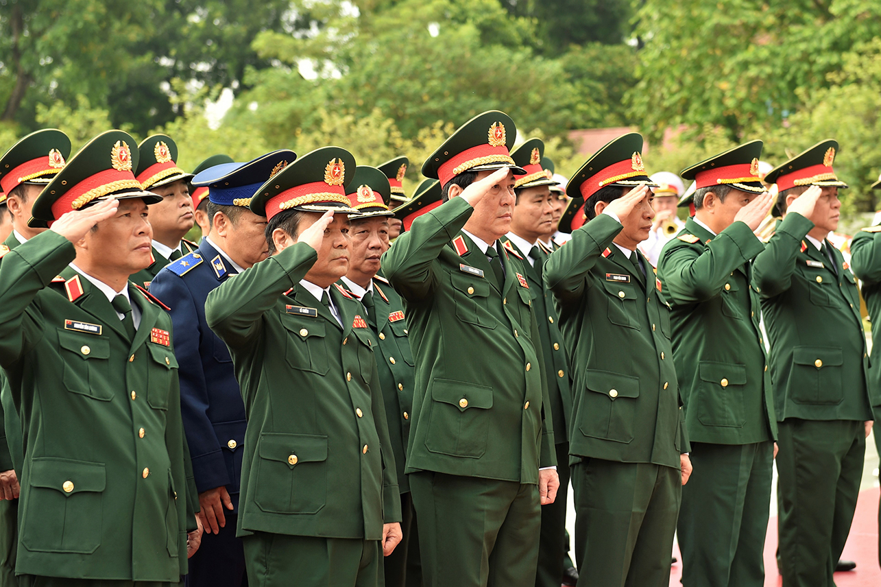lanh dao dang nha nuoc tuong nho chu tich ho chi minh