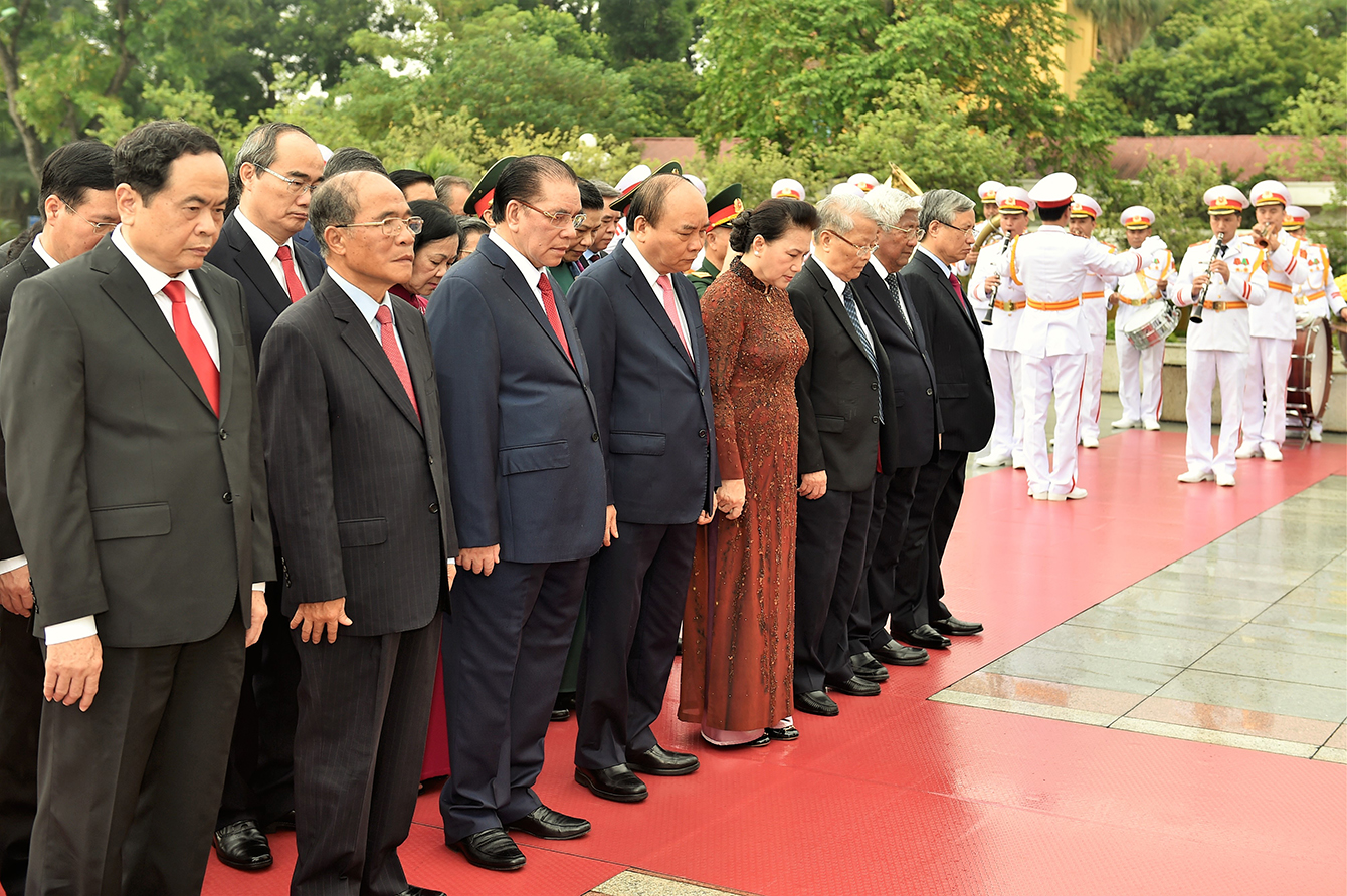 lanh dao dang nha nuoc tuong nho chu tich ho chi minh