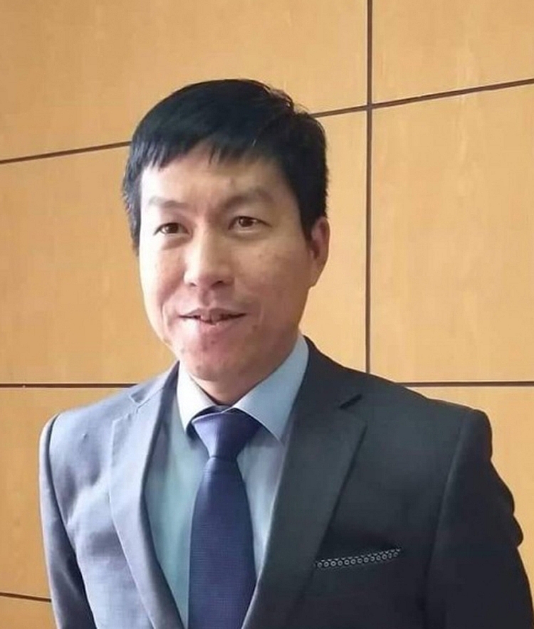 2833-chu-thang-trung