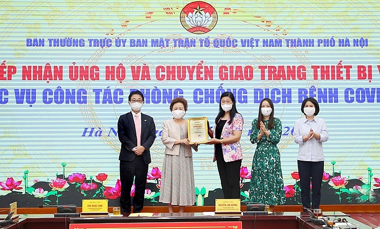 Tập đoàn BRG, Ngân hàng SeABank và Công ty Thành phố Thông minh ủng hộ trang thiết bị phòng chống dịch Covid-19 trị giá 50 tỷ đồng cho Hà Nội Tập đoàn BRG, Ngân hàng SeABank và Công ty Thành phố Thông minh ủng hộ trang thiết bị phòng chống dịch Covid-19 trị giá 50 tỷ đồng cho Hà Nội