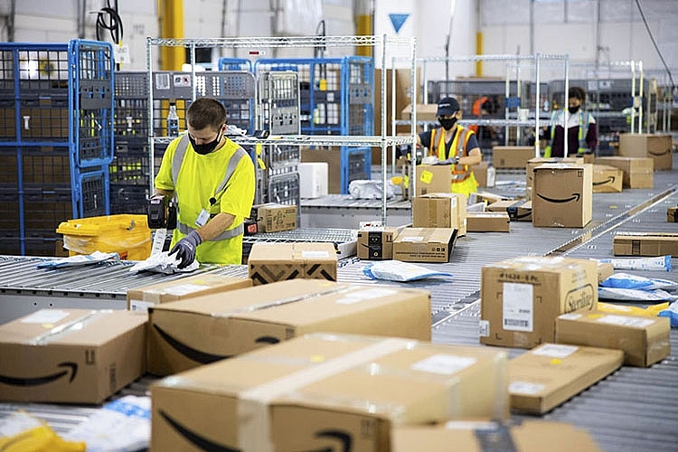 Tới đây, Bộ Kế hoạch và Đầu tư và Amazon sẽ bắt tay hợp tác để hỗ trợ các doanh nghiệp Việt muốn làm ăn với Amazon Tới đây, Bộ Kế hoạch và Đầu tư và Amazon sẽ bắt tay hợp tác để hỗ trợ các doanh nghiệp Việt muốn làm ăn với Amazon