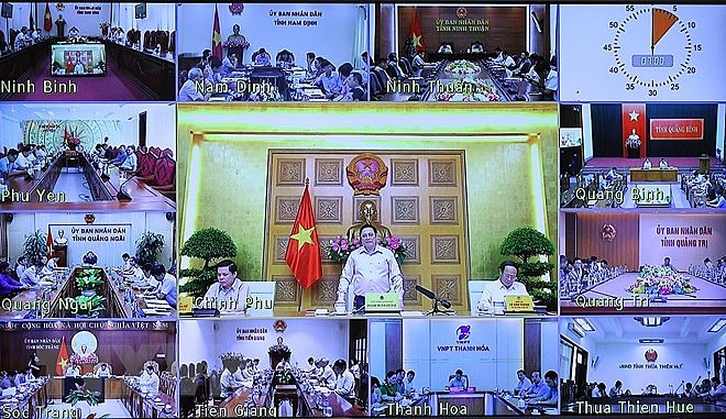 Hội nghị được trực tuyến tại điểm cầu Chính phủ và các địa phương có công trình, dự án giao thông trọng điểm Hội nghị được trực tuyến tại điểm cầu Chính phủ và các địa phương có công trình, dự án giao thông trọng điểm