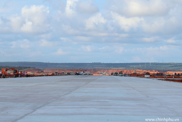 Thủ tướng kiểm tra, đôn đốc, tháo gỡ vướng mắc cho dự án sân bay Phan Thiết - Ảnh 5. Thủ tướng kiểm tra, đôn đốc, tháo gỡ vướng mắc cho dự án sân bay Phan Thiết - Ảnh 5.