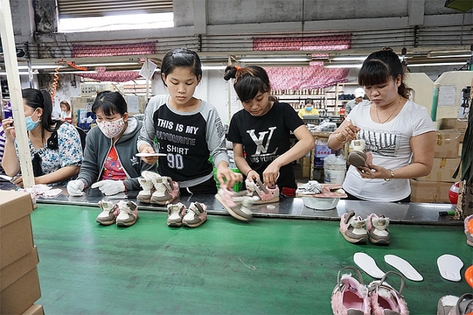 Tăng lương tối thiểu vùng năm 2019: Cải thiện đời sống người lao động tang luong toi thieu vung nam 2019 cai thien doi song nguoi lao dong